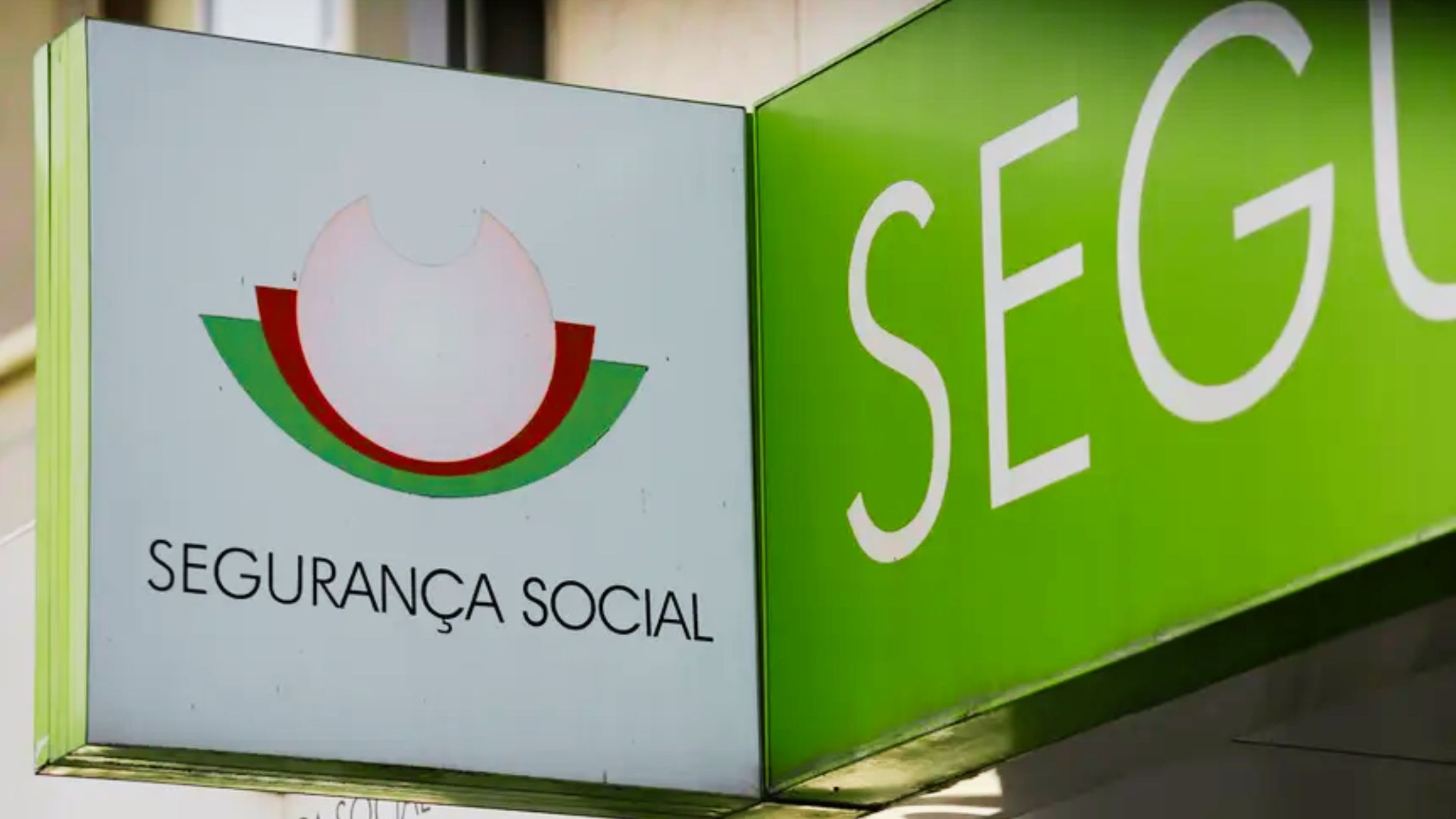 Self-Employed Workers Must File Quarterly Income Declaration Online by April 30