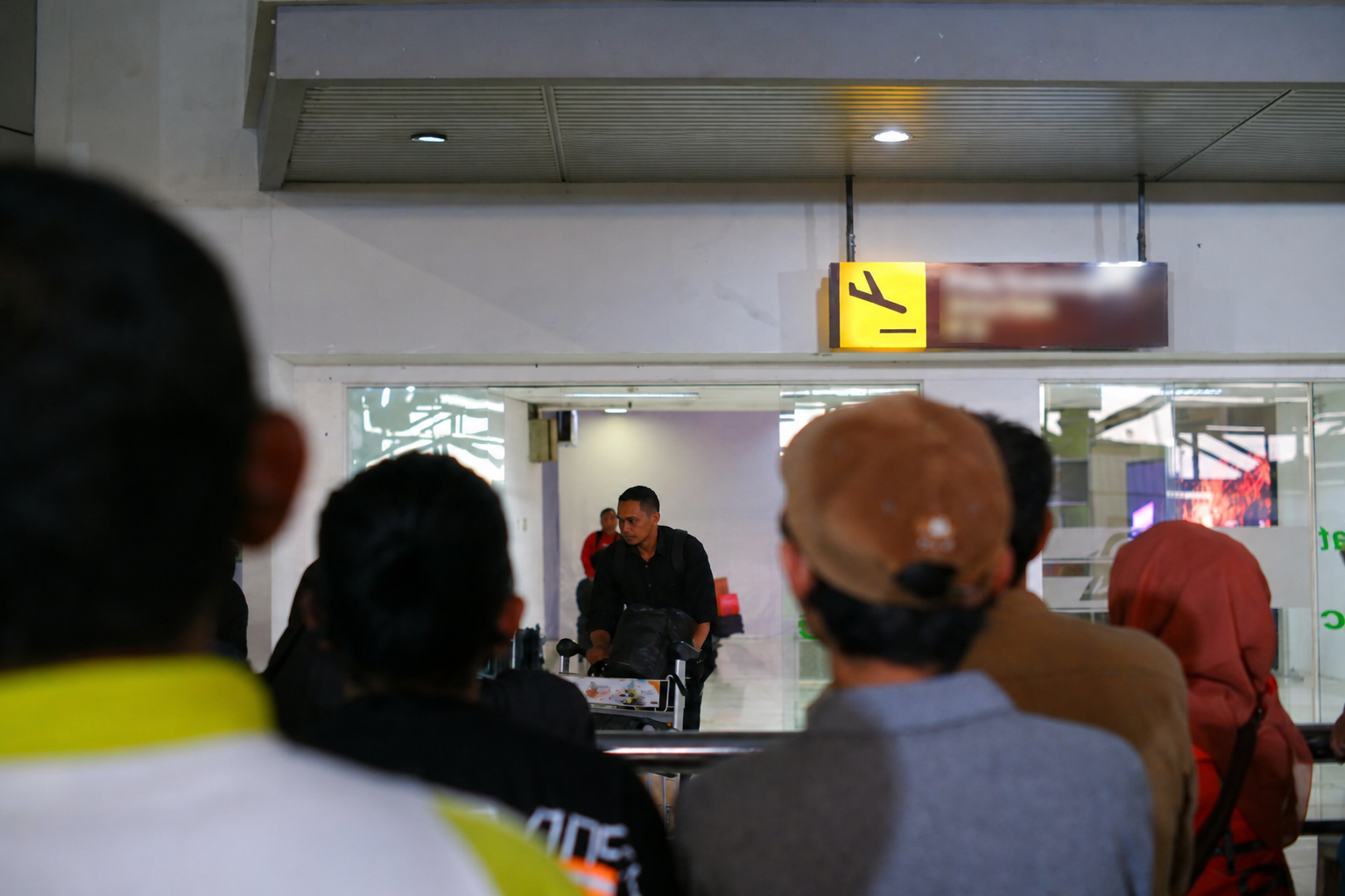 Prime Minister Says New Border Control System Could Be Suspended During Peak Airport Hours