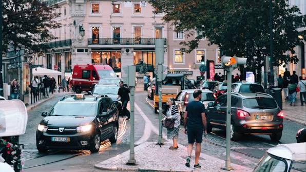 Uber and Bolt Drivers Will Be Required to Know Portuguese